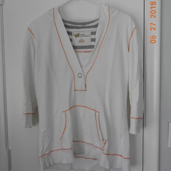 Lightweight cotton hoodie with contrast stitching. - Picture 1 of 5